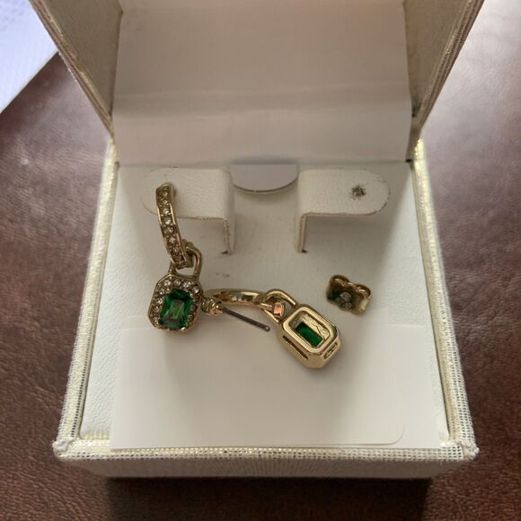 Green Clear Gold MAY BIRTHSTONE EMERALD COLOR DANGLE EARRINGS GV9 Stamp - Picture 7 of 7